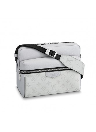 Louis Vuitton  OUTDOOR MESSENGER  M30243