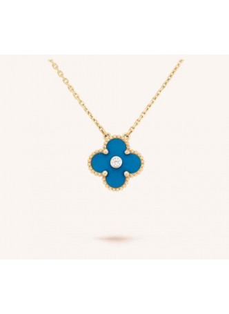 Van Cleef & Arpels  Vintage Alhambra pendant P46000